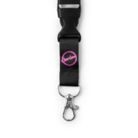 Detalle del cierre de seguridad y mosquetón metálico del lanyard oficial de Cocoloco.